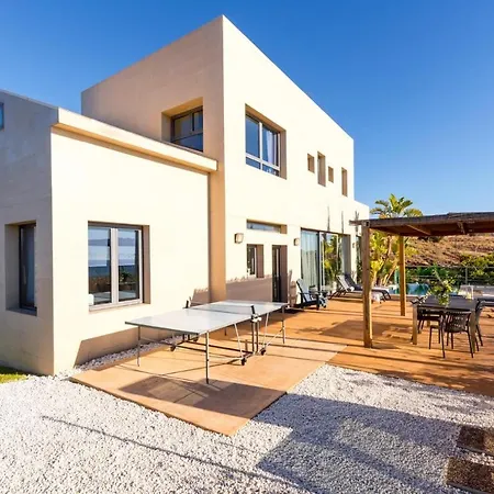 Luxury With Swimming Pool And Amazing Views